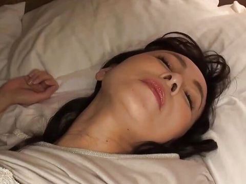 Japanese Nudes presents: Picking-up married women on their way home from a party 2
